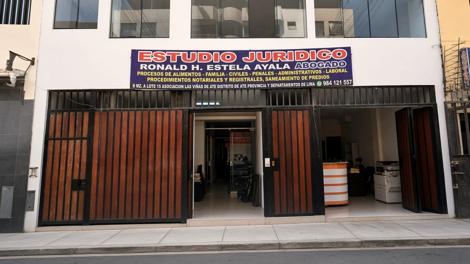 Fachada del Estudio Jurídico Ayala en Ate